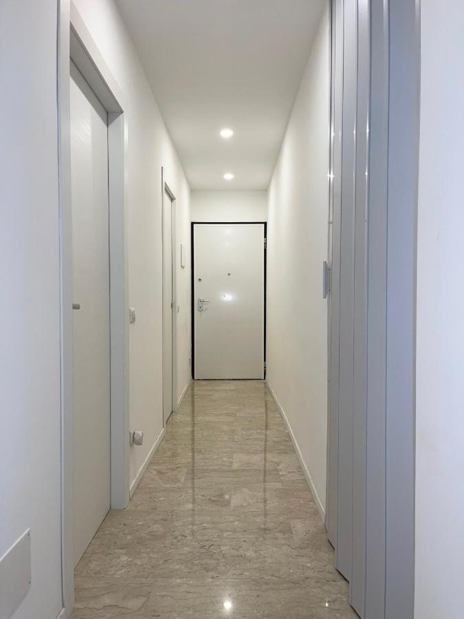 The White House, Modern Apartment In Center Mediolan Zewnętrze zdjęcie