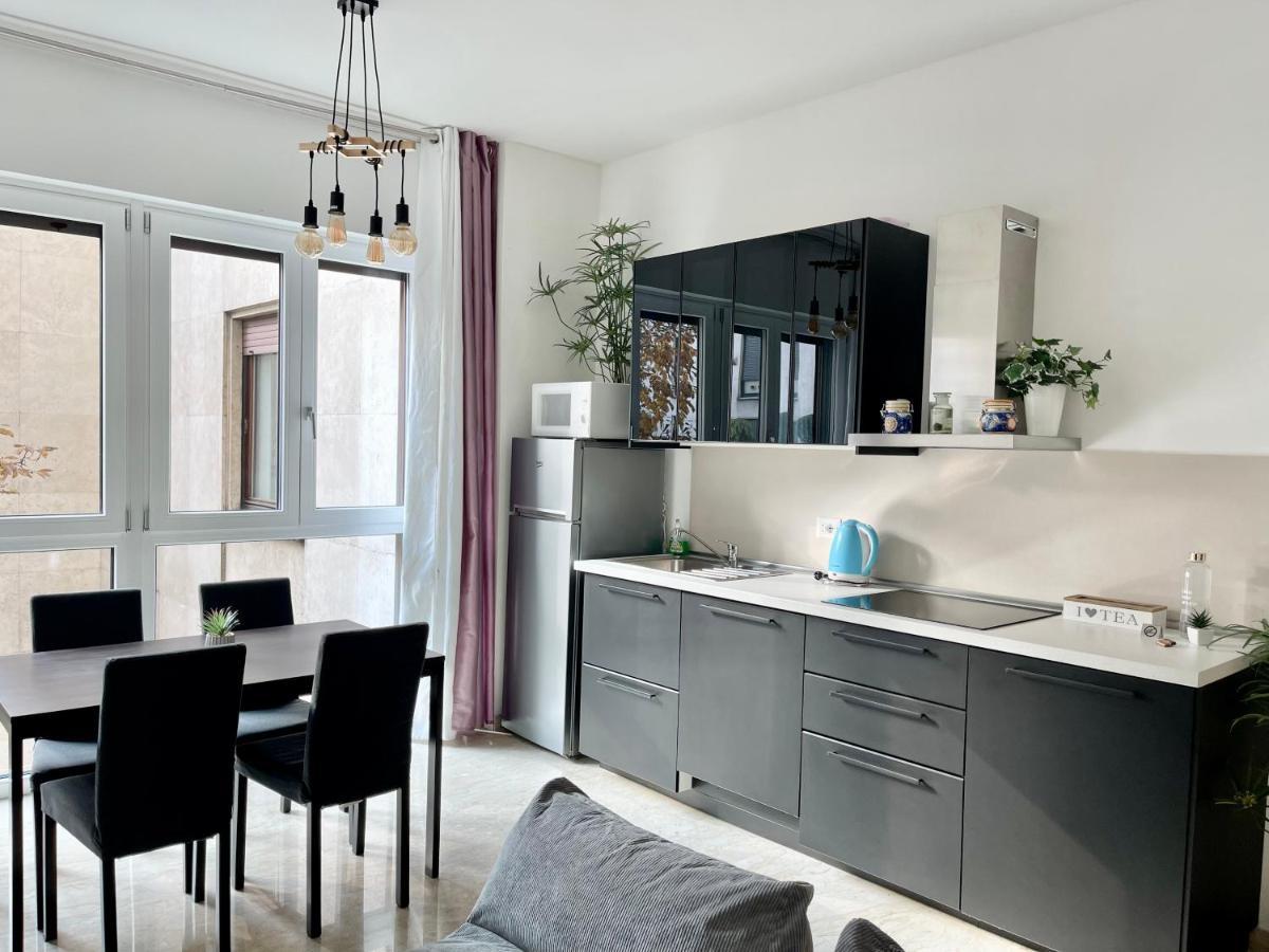 The White House, Modern Apartment In Center Mediolan Zewnętrze zdjęcie